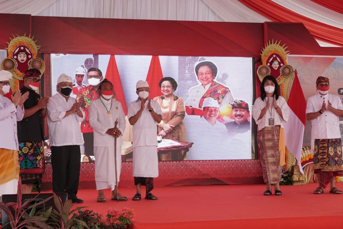 Acara groundbreaking pengerjaan Kawasan Pelindungan Kawasan Suci Pura Agung Besakih, Karangasem, Bali pada (18/8/2021) pagi. 