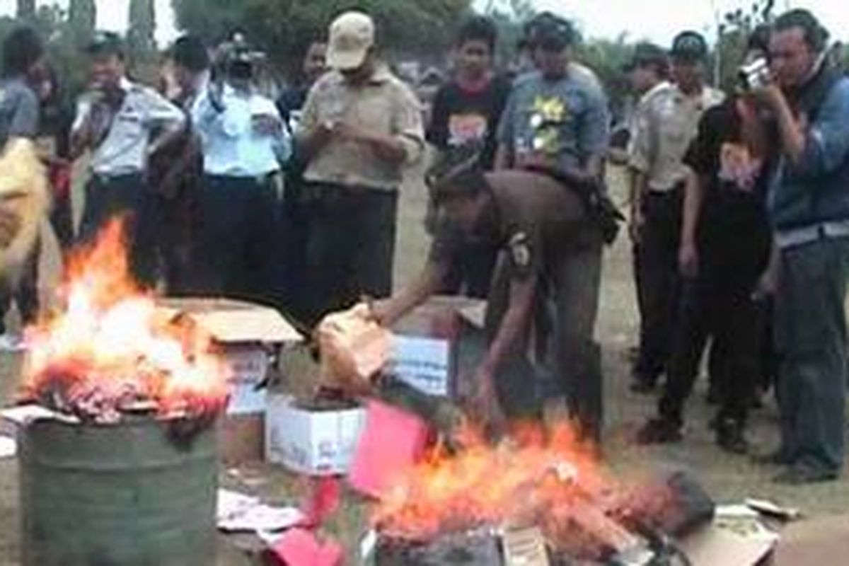 Ilustrasi : Barang bukti narkoba berbagai jenis senilai ratusan juta rupiah dimusnahkan, dalam rangka memperingati Hari Narkoba se-Dunia 2011 yang dipusatkan di Gunung Kidul.