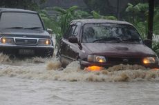 Mobil Rusak karena Terabas Banjir, Bisa Klaim Asuransi?