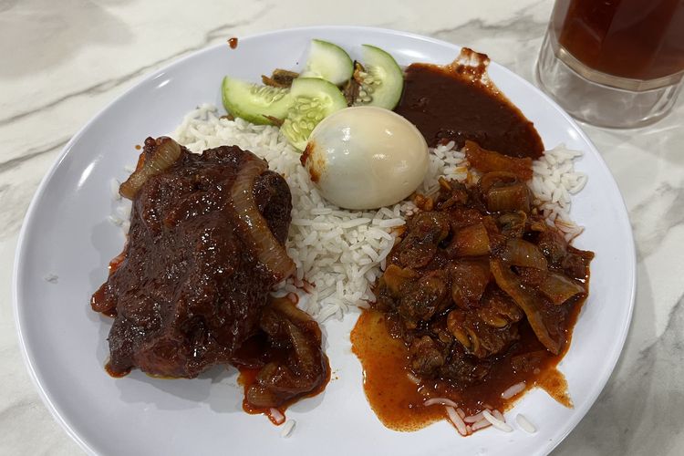 Menyantap Nasi Lemak Asli di Malaysia, Seperti Apa Rasanya?