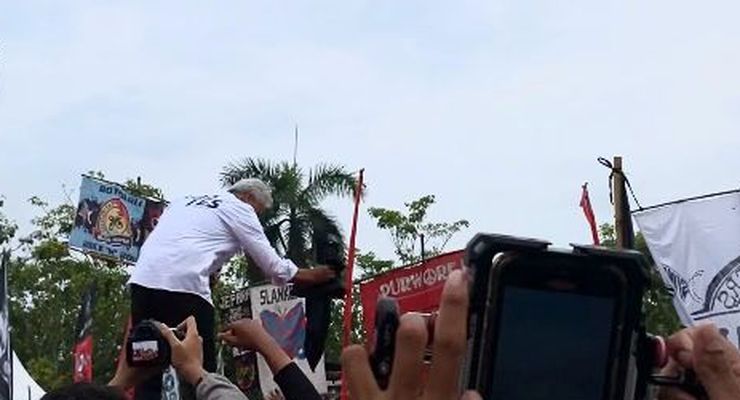 Momen Ganjar Minta Maaf pada Penyandang Tunarungu karena Tak Bawa Penerjemah saat Kampanye