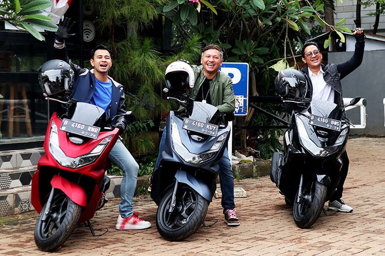 Para selebritas Tanah Air ramai pamer motor Honda PCX 160