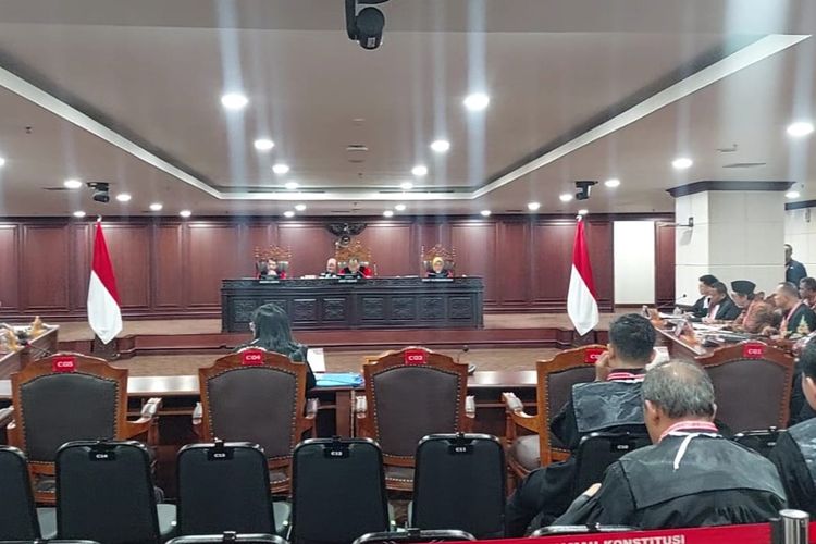 Suasana sidang sengketa hasil Pemilihan Legislatif (Pileg) 2024 di Gedung Makamah Konstitusi (MK), Jakarta, Senin (29/4/2024).