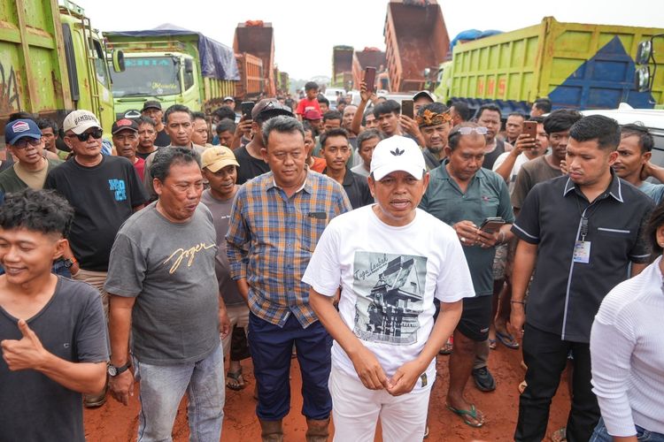 Dedi Mulyadi Tegaskan Larang Truk ODOL: Jangan Uang Rakyat Habis untuk Jalan Rusak