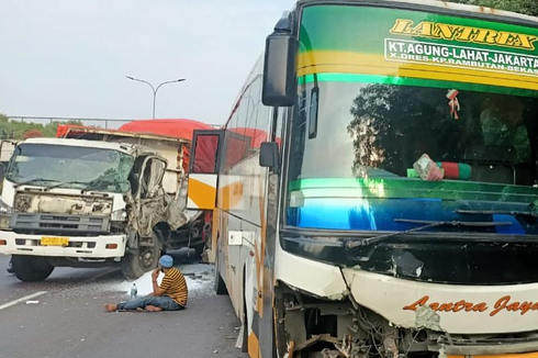 Truk Tronton Tabrak Bus dan Kendaraan Jasa Marga di Tol JORR