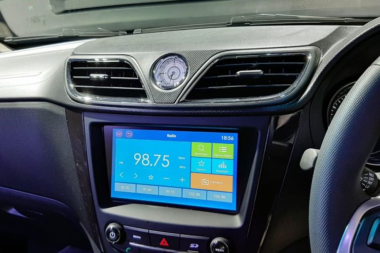 Interior New Wuling Confero S