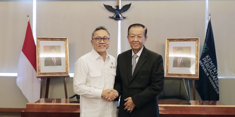 Menteri Perdagangan (Mendag) Zulkifli Hasan (Zulhas) menerima kunjungan Ketua Parlemen Thailand Wan Muhammad Noor Matha, di Kantor Kementerian Perdagangan (Kemedag), Jakarta, Kamis (10/8/2023).