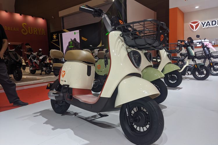 Sepeda listrik Yadea Minio yang hadir di IIMS 2023