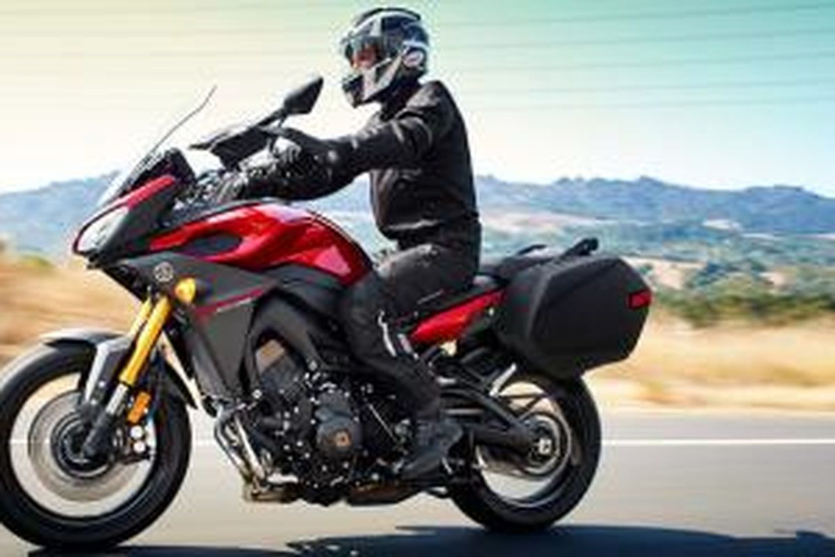 Yamaha MT-09 Tracer meluncur sebagai sepeda motor touring-adventure 3 silinder.