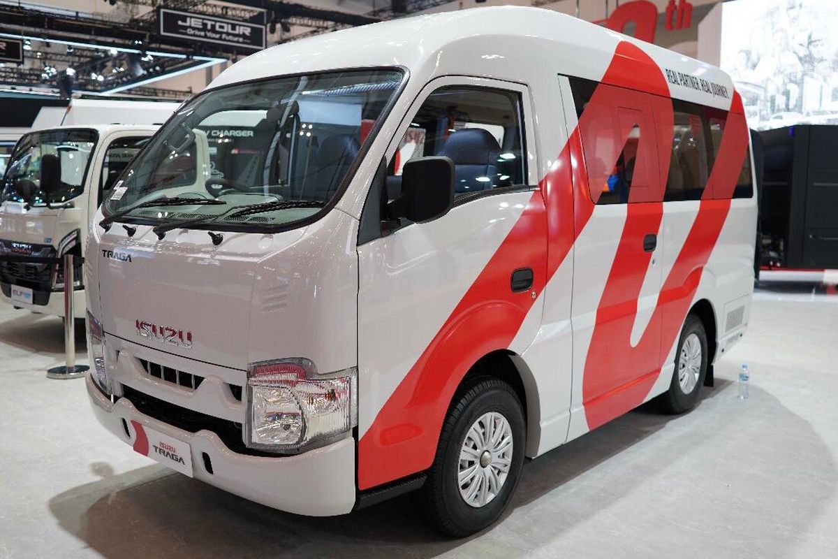 Isuzu Traga Bus GIIAS 2024