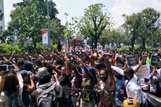 Sekelompok Mahasiswa Papua Demo di Depan Kemendagri