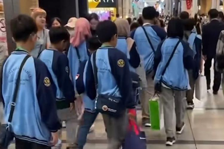 Tangkapan layar siswa SD Muhammadiyah Surabaya kunjungi Jepang.