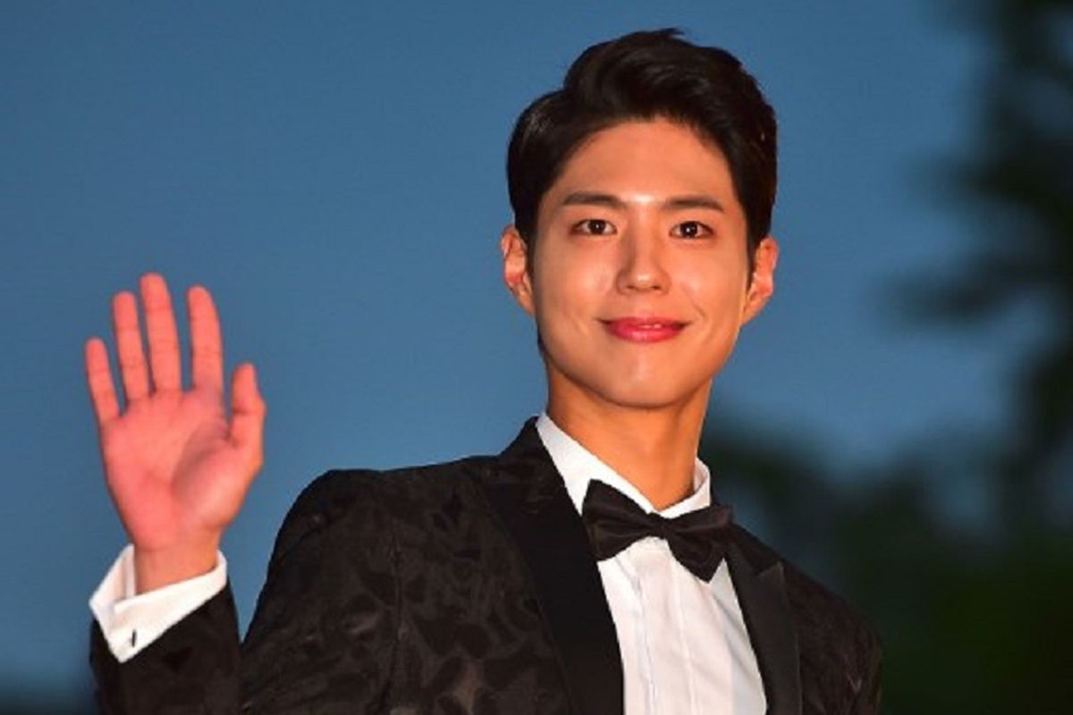 Park Bo Gum berfoto di karpet merah acara BaekSang Art Awards 2016 di Seoul, Korea Selatan, pada 3 Juni 2016. AFP PHOTO / JUNG YEON-JE