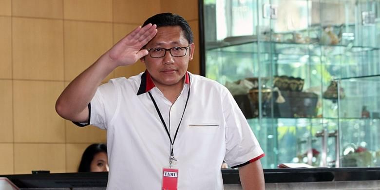 Mantan Ketua Umum Partai Demokrat, Anas Urbaningrum, memenuhi panggilan Komisi Pemberantasan Korupsi (KPK) untuk menjalani pemeriksaan di Kantor KPK, Jakarta, Jumat (10/1/2014).