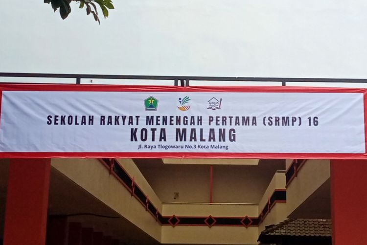 Sekolah Rakyat SMP atau SRMP 16 Kota Malang. 