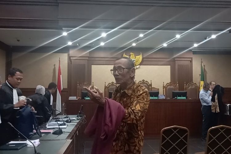 Hotman Paris Cecar Ahli Keuangan Negara yang Komentari Kebijakan Impor Gula atas Kronologi Penyidik