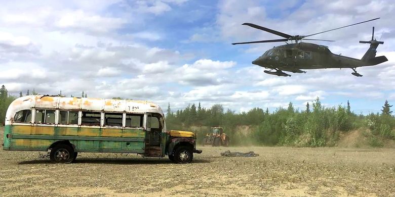 Bus yang menjadi populer karena buku dan film Into the Wild. Lokasi bus ini berada di hutan belantara di Alaska sebelum akhirnya dipindahkan ke tempat yang aman.