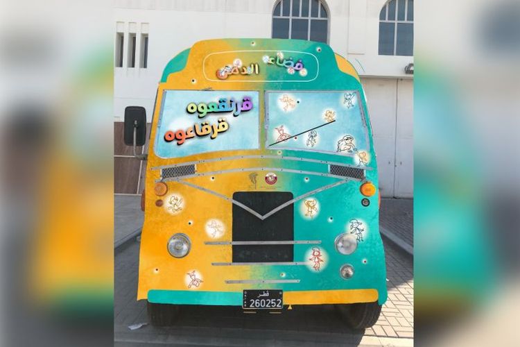 Sebagai pengganti karena tidak bisa berkeliling keluar rumah, kini ada bus yang akan membagikan permen kepada anak-anak di Qatar saat Festival Garangao.