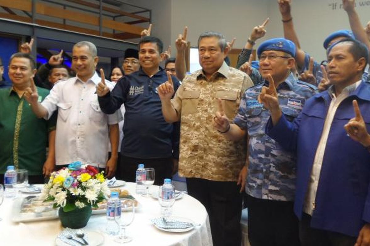 Ketua Umum Partai Demokrat Susilo Bambang Yudhoyono datang ke Wisma Proklamasi, Sabtu (4/2/2017). SBY menggelar pertemuan tertutup dengan perwakilan parpol pengusung pasangan calon gubernur dan wakil gubernur DKI Jakarta Agus Harimurti Yudhoyono dan Sylviana Murni.