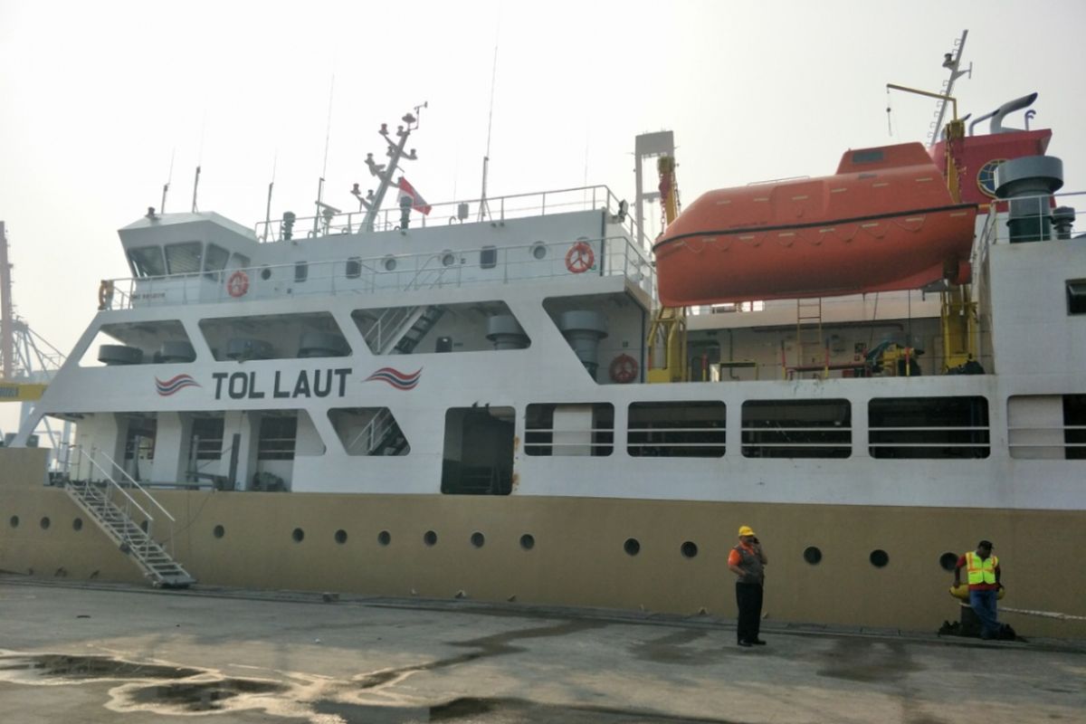 Kapal ternak PT PELNI saat bersandar di Pelabuhan Tanjung Priok, Jakarta Utara, Minggu (10/6/2018).