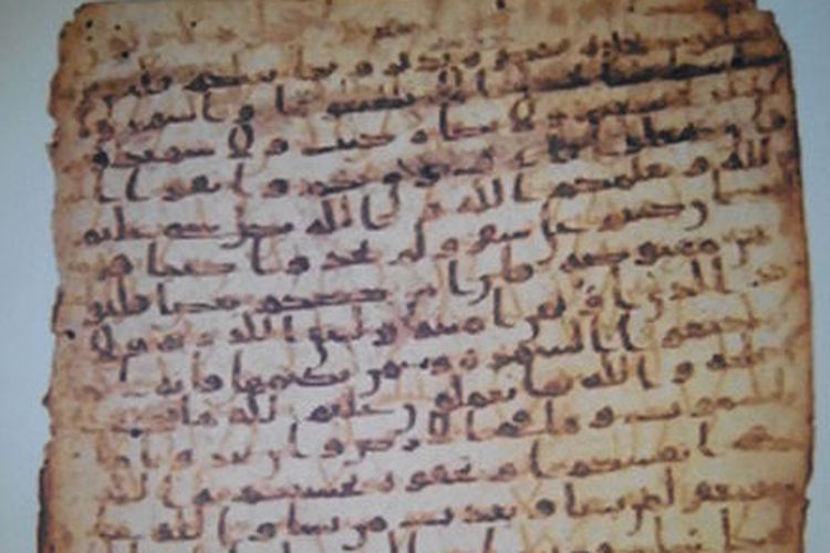 Piagam Madinah yang dibuat oleh Nabi Muhammad ketika berhijrah ke Madinah tahun 622 M