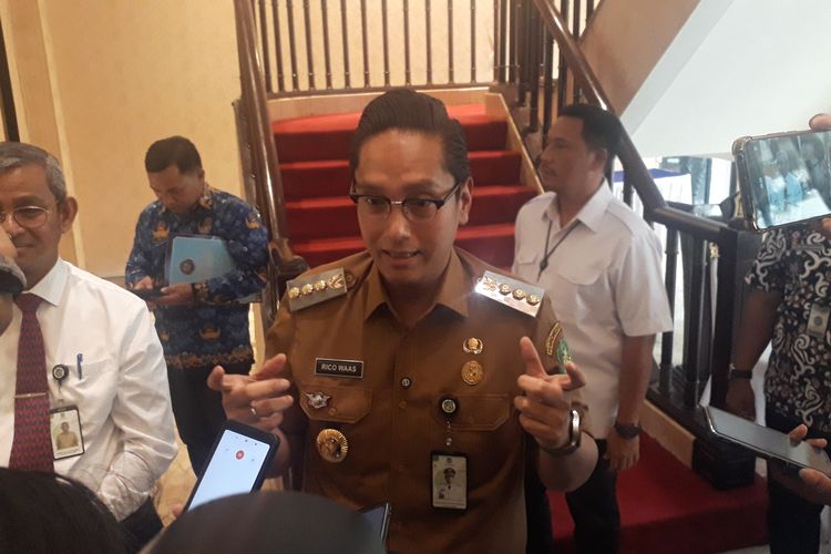 Wali Kota Medan, Rico Tri Putra Bayu Waas, saat memberikan keterangan kepada awak media di Kantor Wali Kota Medan di Kapten Maulana Lubis, Medan, Senin (2/6/2025)