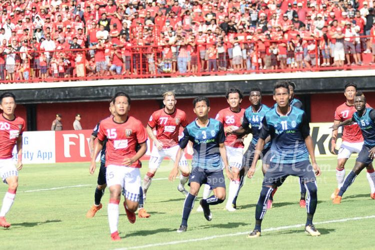 Pertandingan Grup G Piala AFC 2018 antara Bali United dan Yangon United di Stadion Kapten I Wayan Dipta , Gianyar, Selasa (13/2/2018).