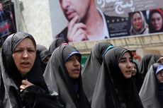 Warga Iran Minta Pemerintah Lebih Tegas soal Hijab