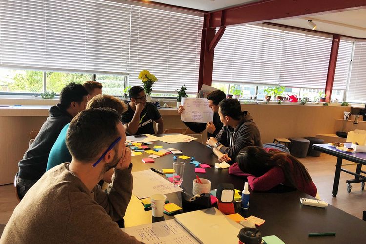 Ilustrasi kegiatan belajar di salah satu universitas Ivy League