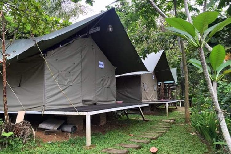 Glamping Gunung Geulis Campsite di Bogor, Jawa Barat.