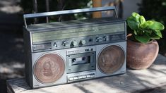Bukan Sekadar Musik, Radio Masih Jadi Tempat Menyampaikan Perasaan