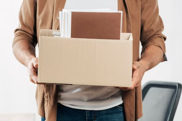 Kecerdasan buatan (AI) terus berkembang dan mulai mengubah peta dunia kerja. Sejumlah profesi kini berada di ambang tergantikan oleh teknologi otomatisasi.