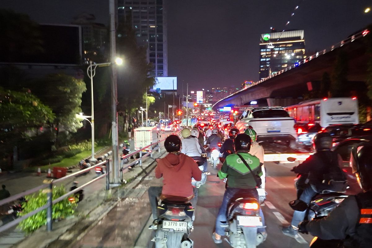 Tanah Abang–Slipi Macet 3,8 Km Rabu Malam, Klakson Tak Henti Bersahutan