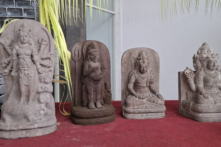 Sejumlah koleksi Museum Joyoboyo milik Pemerintah Kabupaten Kediri, Jawa Timur, 2025.