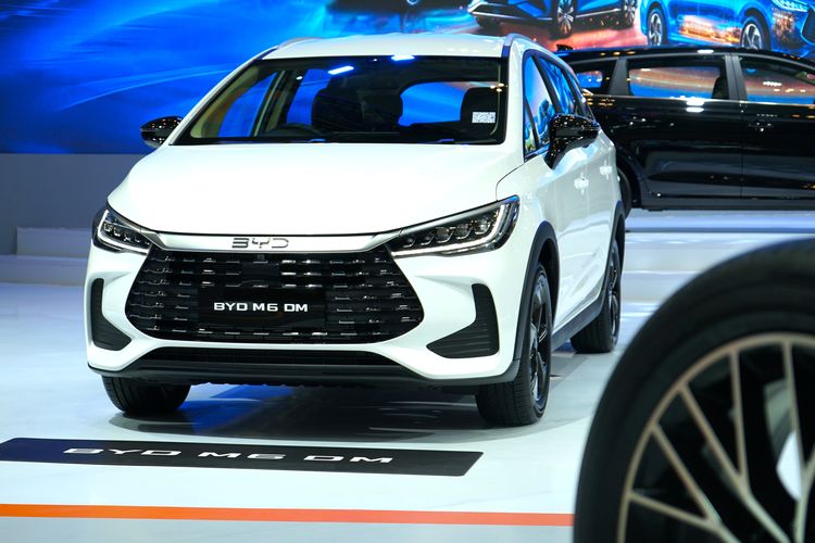 Pasar Otomotif China Melemah, Pabrikan Bidik Ekspor