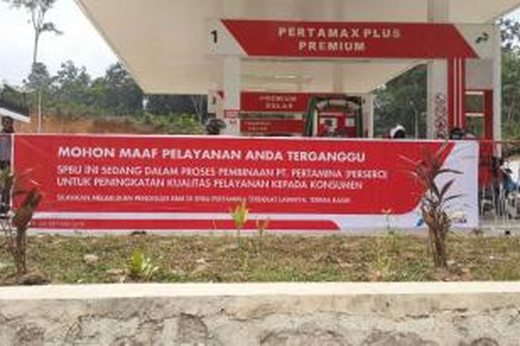 SPBU 64.785.11 yang terletak di Semuntai, Kabupaten Sanggau, Kalimantan Barat yang mendapat sanksi tegas dari pertamina (12/9/2014)
