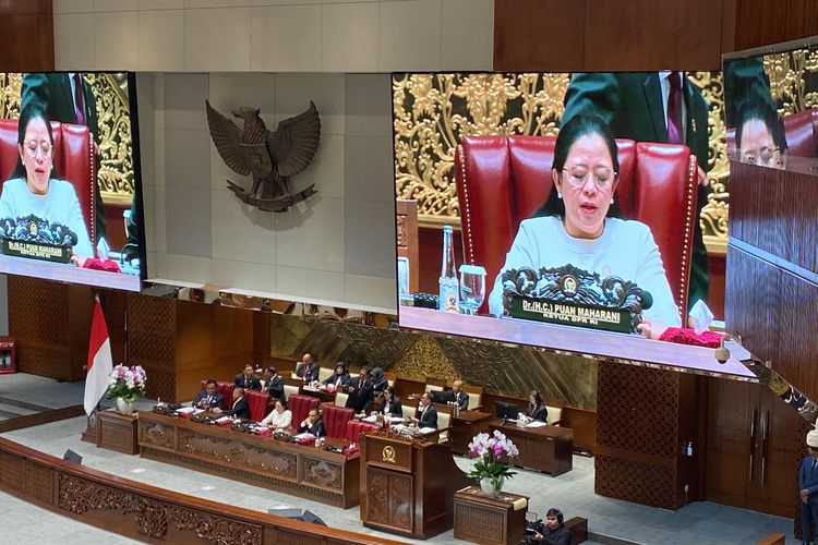 Ketua DPR RI Puan Maharani di rapat paripurna ke-12 Masa Persidangan III Tahun Sidang 2023-2024, Selasa (6/2/2024).