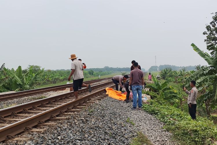 Petani di Indramayu Tewas Tertabrak Kereta Saat Cari Sisa Padi