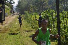 Ikuti Lari Maraton Mengejar Kereta Uap Ambarawa