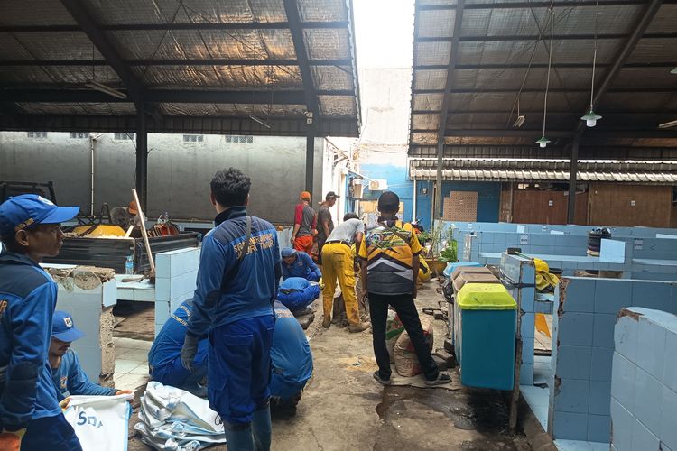 Penataan Infrastruktur Lokbin Kramat Jati Dikebut, Pengaspalan dan Perbaikan Trotoar Rampung