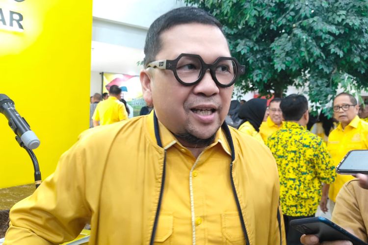 Wakil Ketua Umum Partai Golkar Ahmad Doli Kurnia di Kantor DPP Partai Golkar, kawasan Slipi, Jakarta, Minggu (10/3/2024).