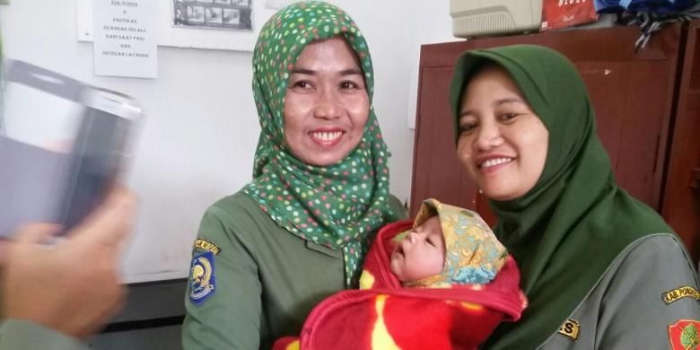 Bayi Laki-laki Dibuang di Emperan Bengkel Mobil Ponorogo