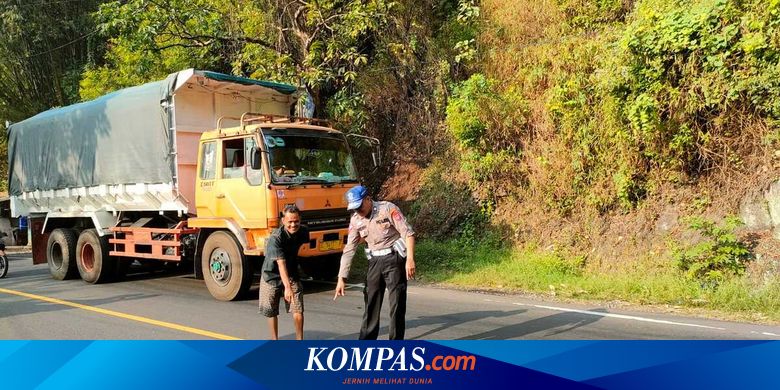Gagal Menyalip, Pengendara Honda Beat Tewas Terlindas Truk di Sumedang