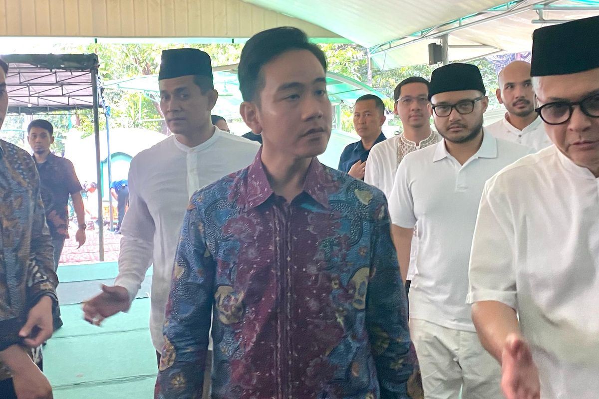 Wapres Gibran Ikut Shalat Jenazah Titiek Puspa di Masjid An-Nur