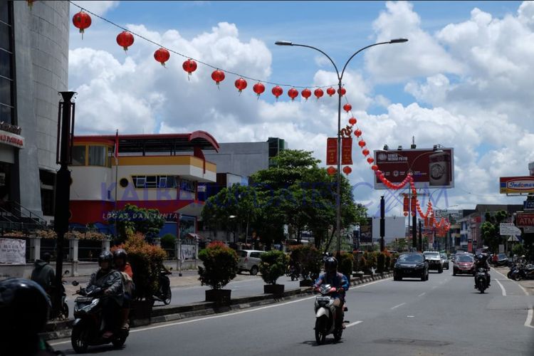 Potret Jalan Gajah Mada, Pontianak, Kalimantan Barat.