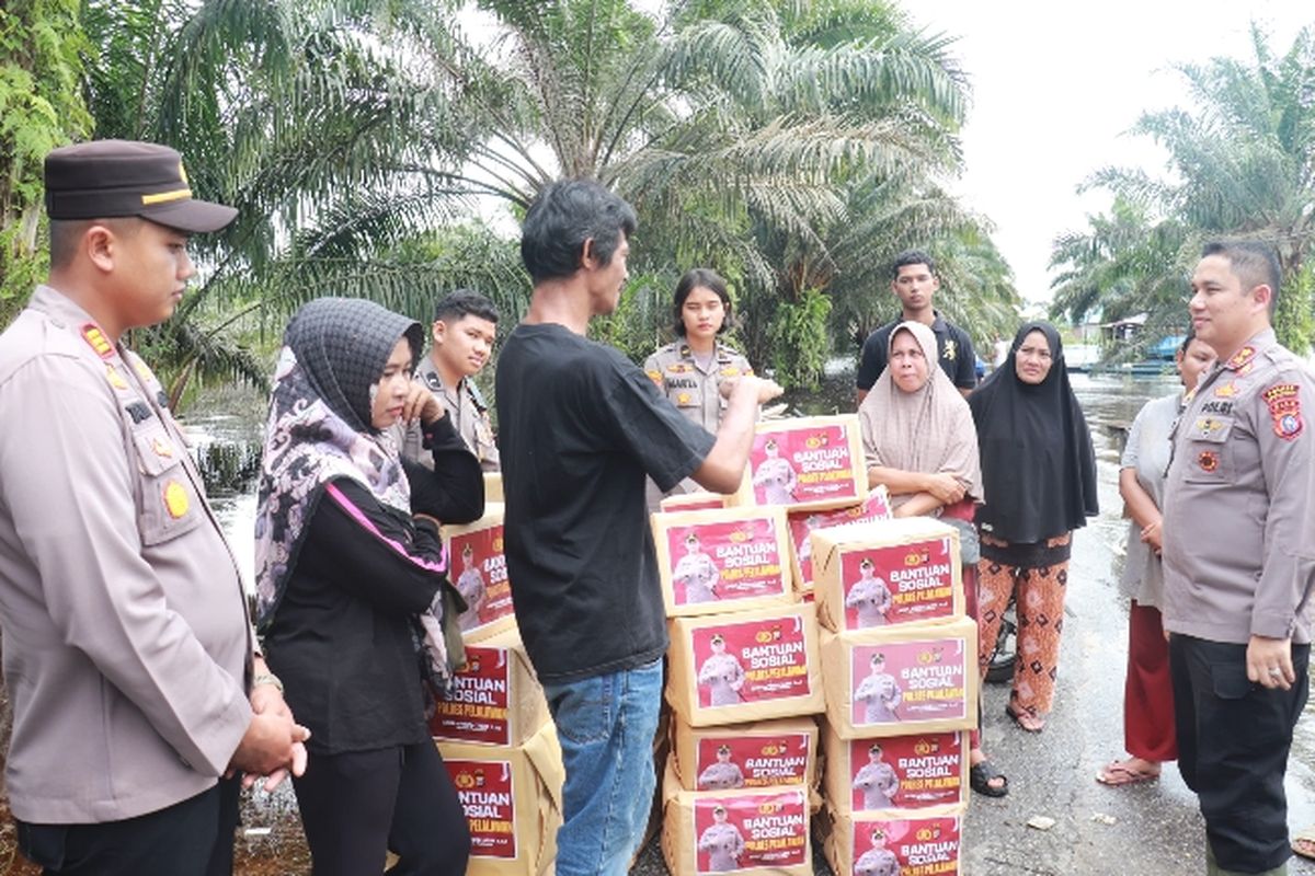 Sepekan Banjir di Pelalawan Riau Bikin Aktivitas Warga Terhenti ...