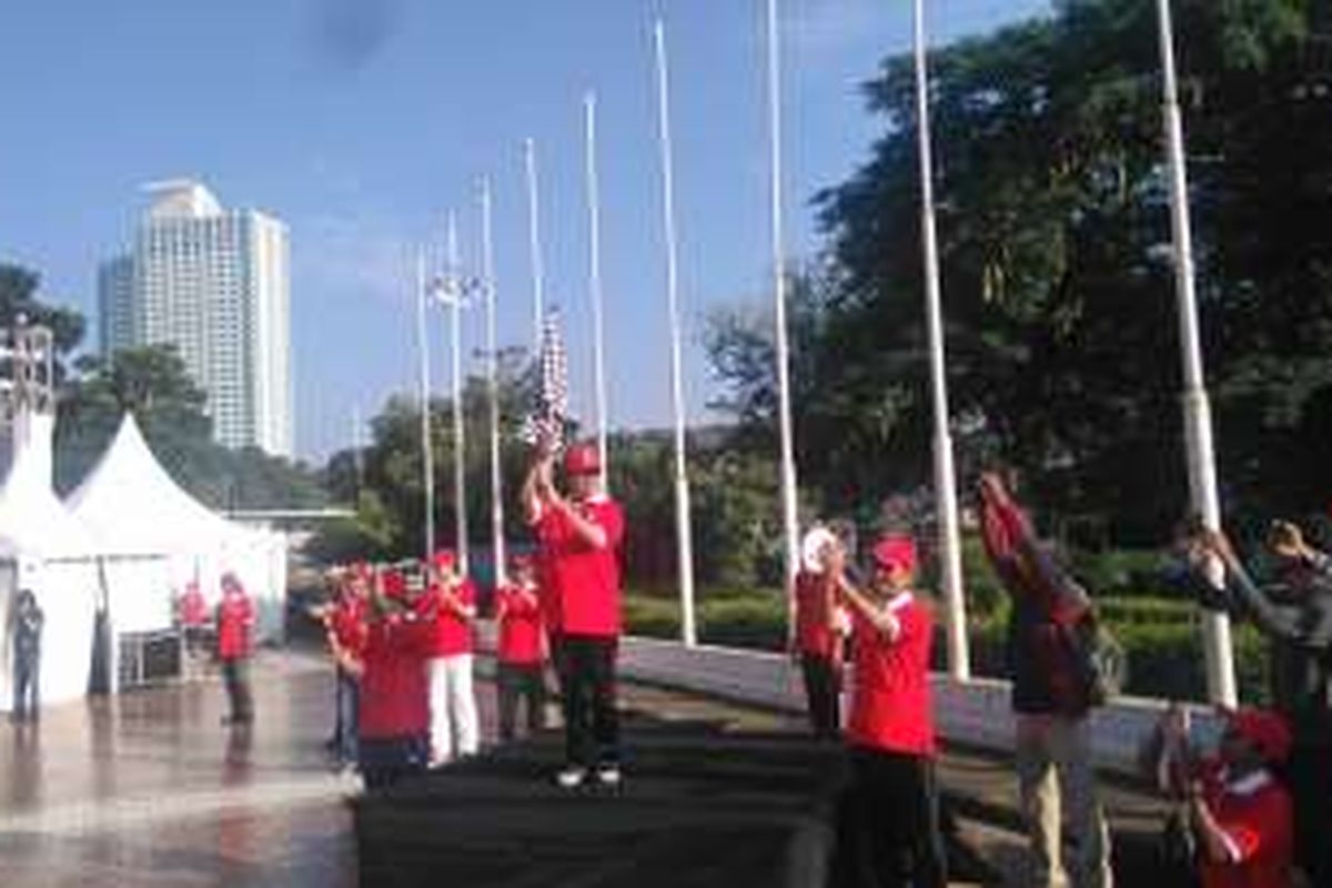 Menteri Pemberdayaan Perempuan dan Perlindungan Anak Yohana Susana Yembise saat membuka acara Fun Walk dalam Kampanye Gerakan Perlindungan Perempuan dan Anak di Gelora Bung Karno, Minggu (14/2/2016)