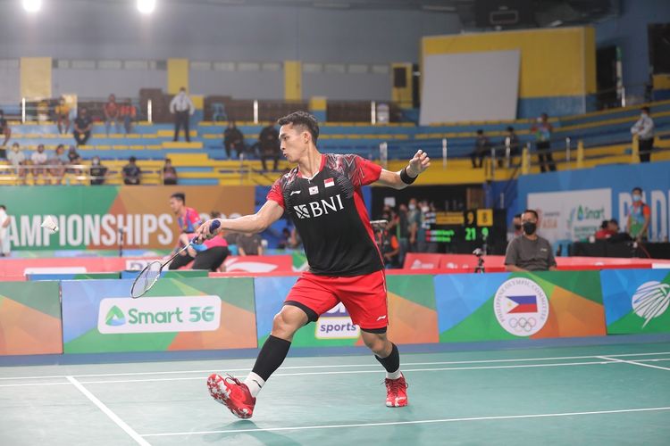 Tunggal putra Indonesia, Jonatan Christie, saat bertanding melawan wakil Malaysia, Daren Liew, pada babak 16 besar Badminton Asia Championship 2022 yang digelar di Muntinlupa Sports Complex, Manila, pada Kamis (28/4/2022) pagi WIB.
