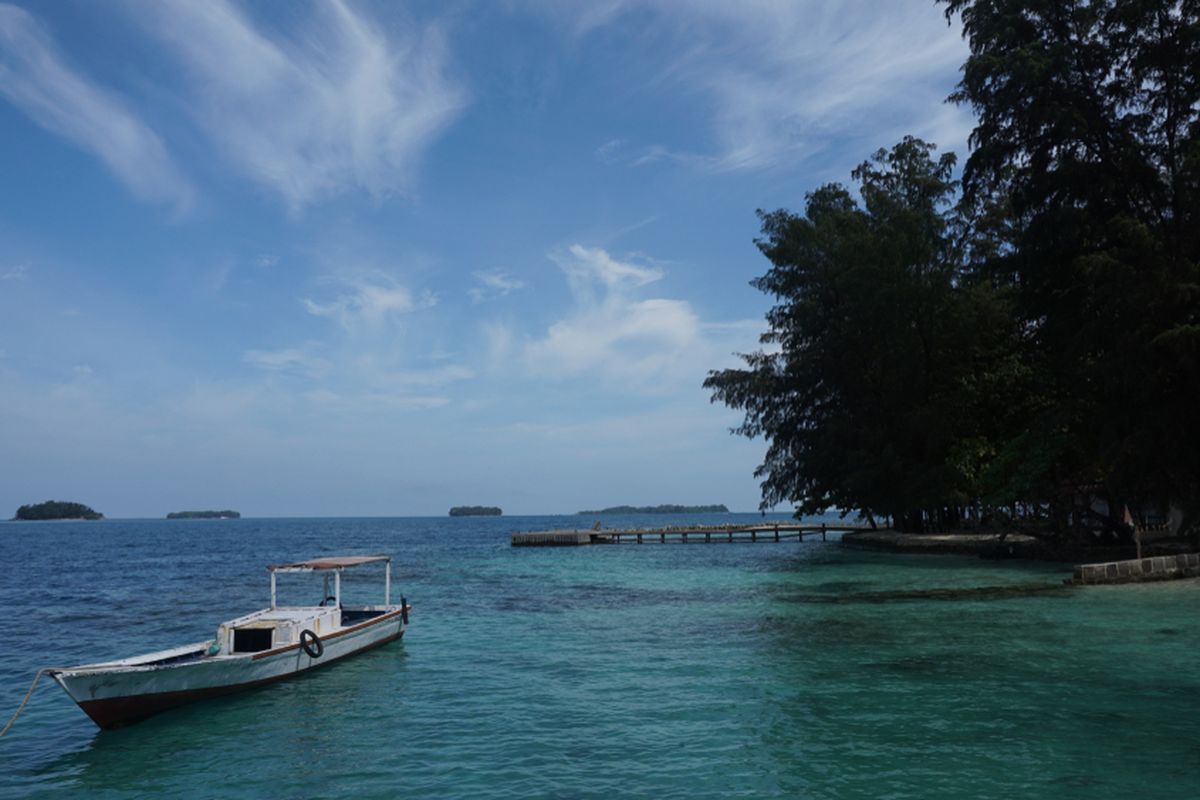 Pulau Harapan di pulau Kelapa, Kepulauan Seribu.