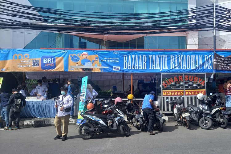 Bazaar takjil ramadhan benhil